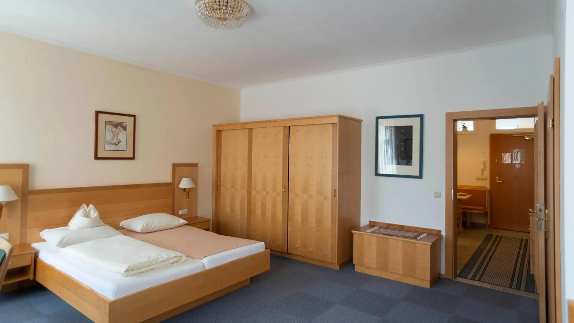 Fleger Appartements Vienna Apartment